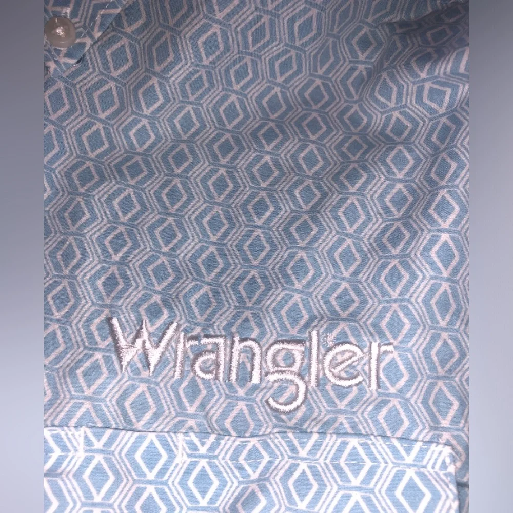Wrangler Blue and White Geometric Pattern Shirt - Picture 2 of 5